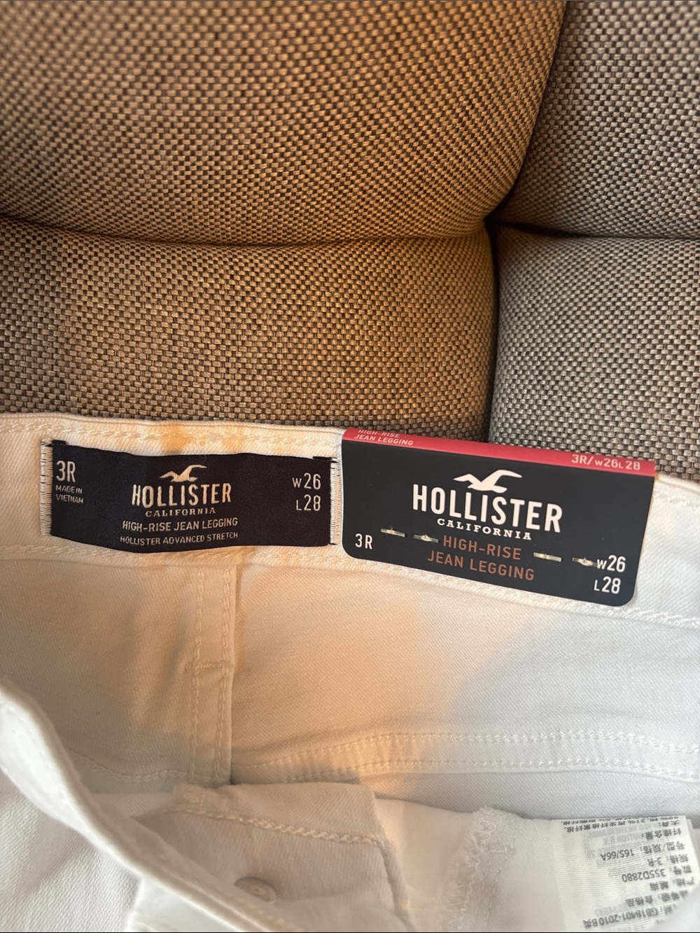 NWT Hollister Women's Off-White Skinny Jeans - Picture 2 of 4